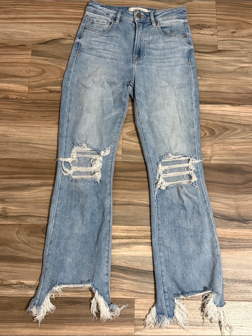 Hidden Jeans Happi Medium Wash Knee Distressed Frayed Hem Crop Flare Women 24